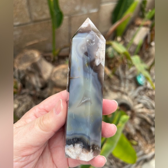 Black Flower Agate Tower - Picture 5 of 6